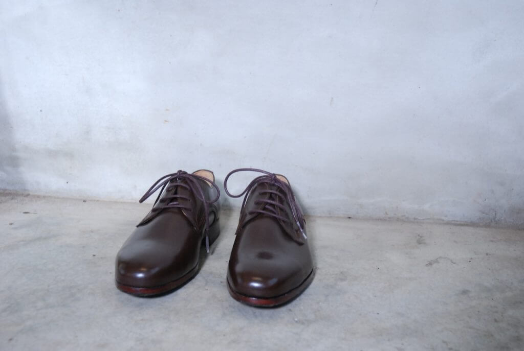 “咖啡色無飾德比訂製手工女鞋”