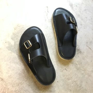 “雙釦手工室外拖鞋”