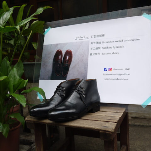 “黑色查卡靴”