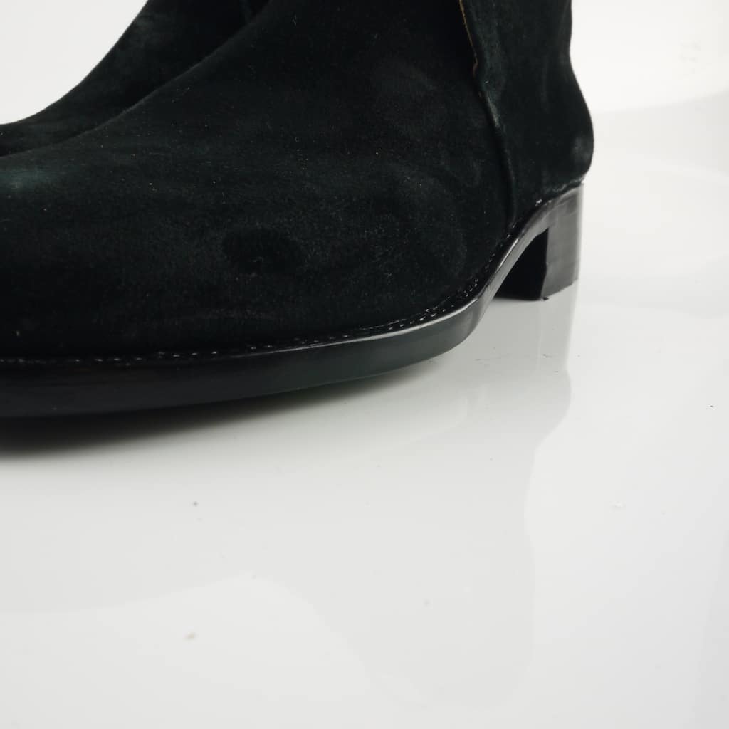 “黑色麂皮手工三孔查卡靴”=""