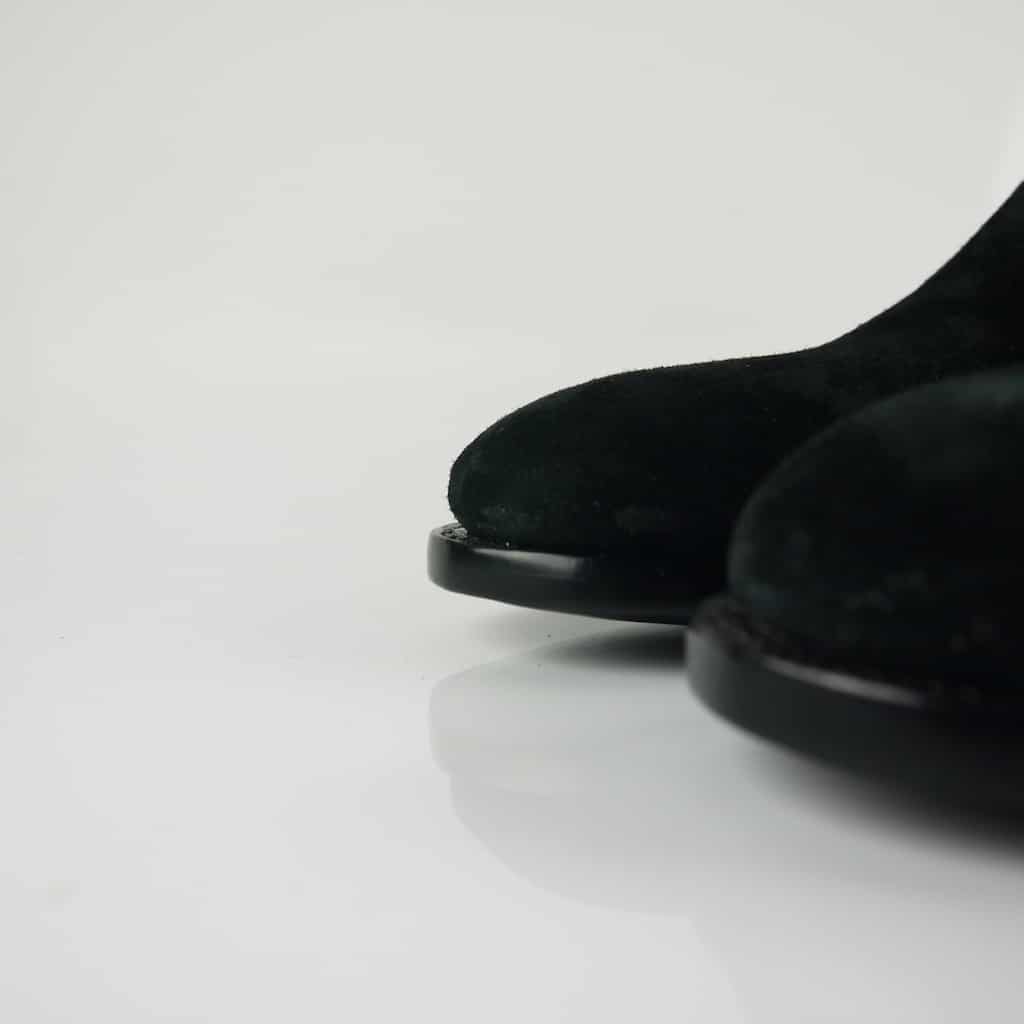 “黑色麂皮手工三孔查卡靴”=""