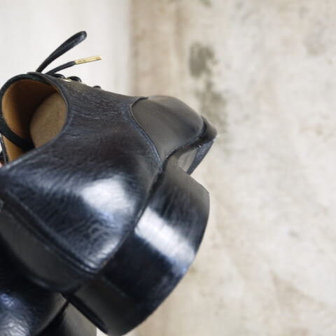 女用黑色拼接德比皮鞋