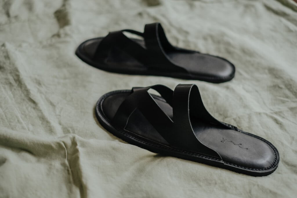 YWC 牛皮室內拖鞋 交叉款