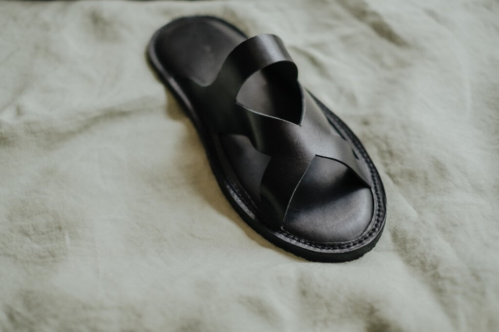 YWC 牛皮室內拖鞋 交叉款