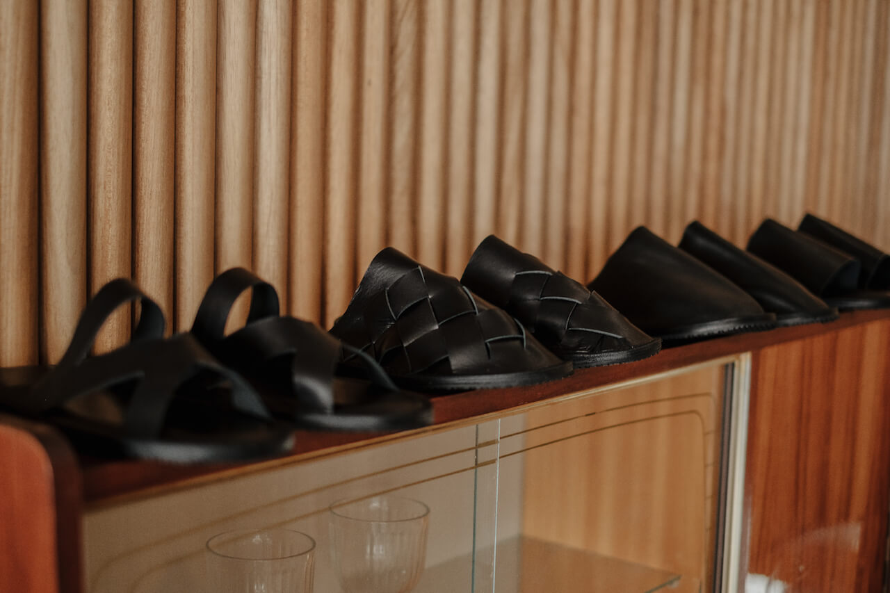 YWC 牛皮室內拖鞋 開口款