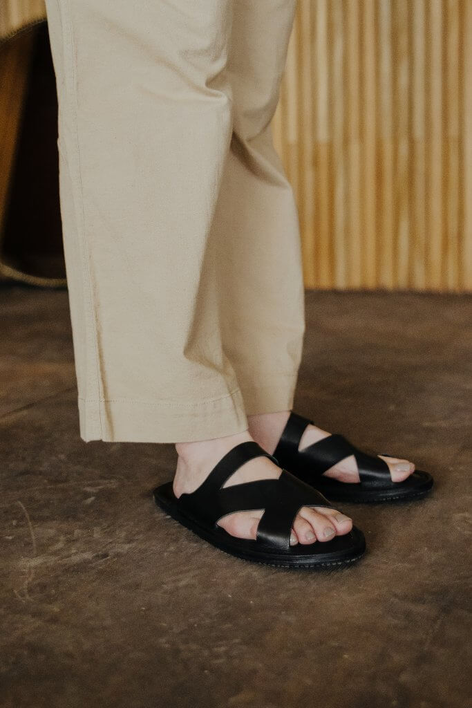 YWC 牛皮室內拖鞋 交叉款