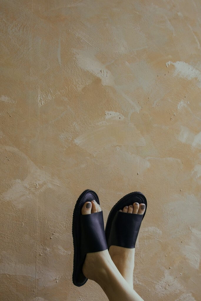 YWC 牛皮室內拖鞋 開口款