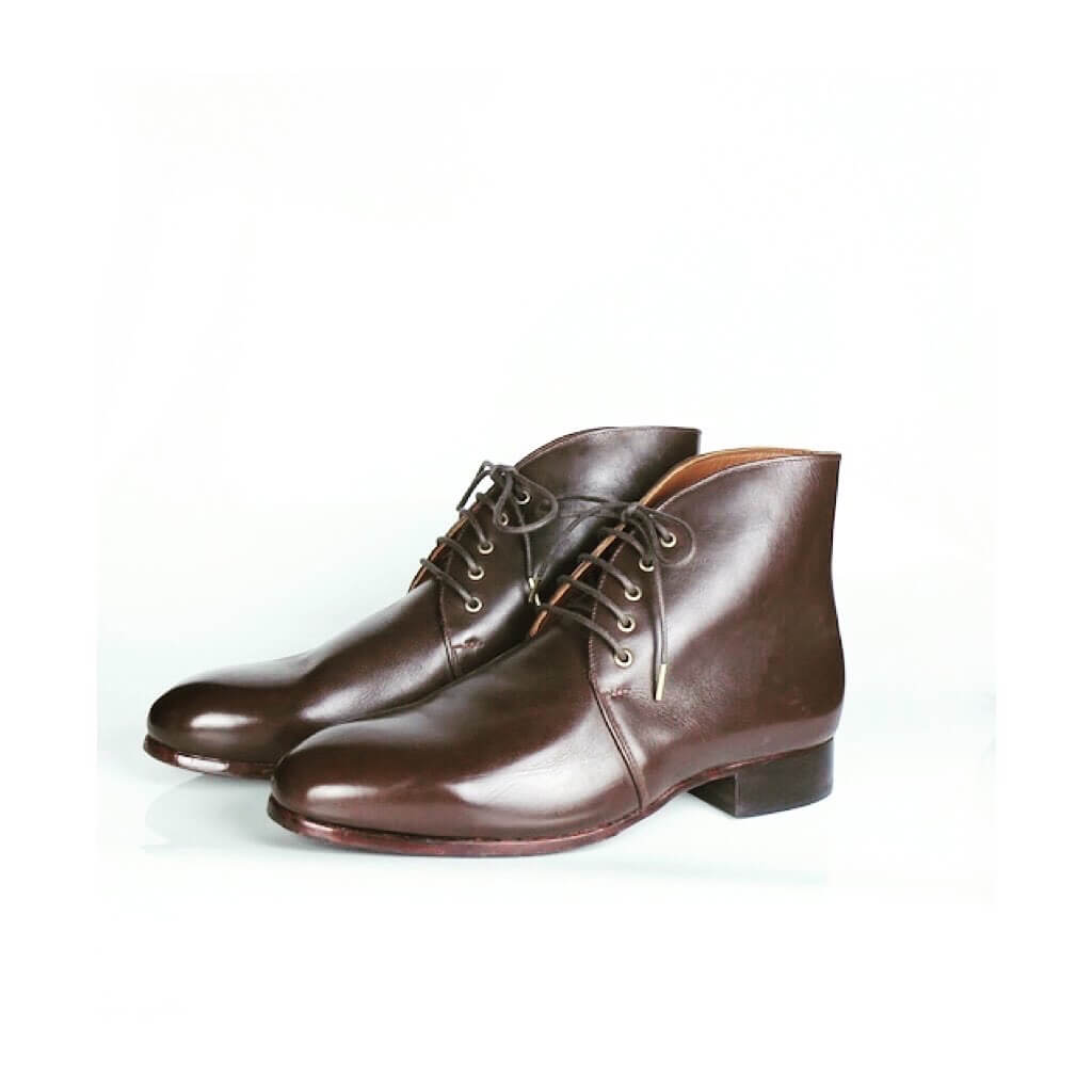 YWC 咖啡紅五孔查卡靴