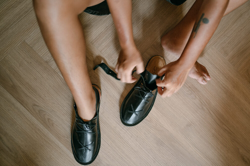 YWC 鞋帶款室外拖鞋