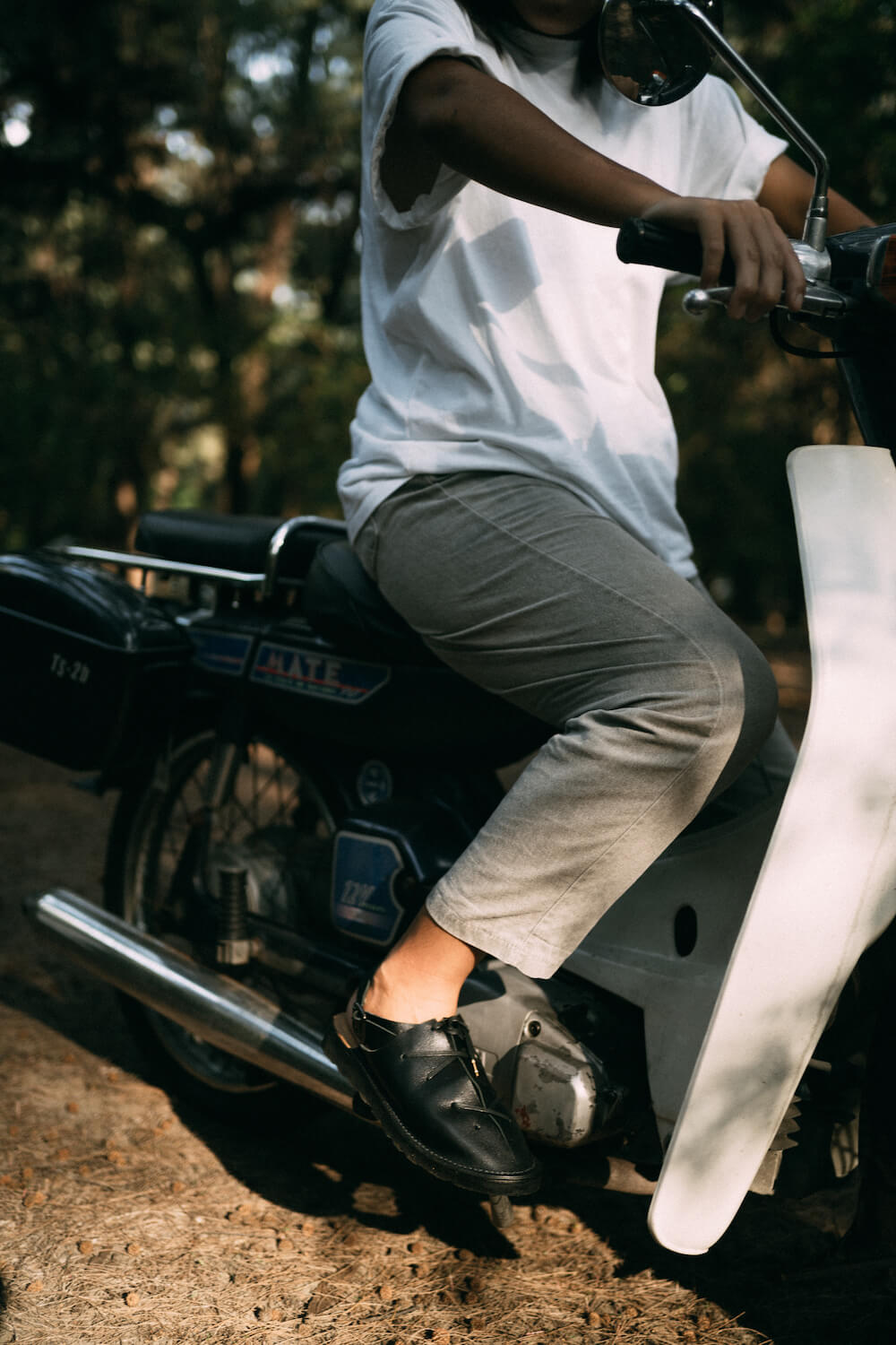 YWC 鞋帶款室外拖鞋