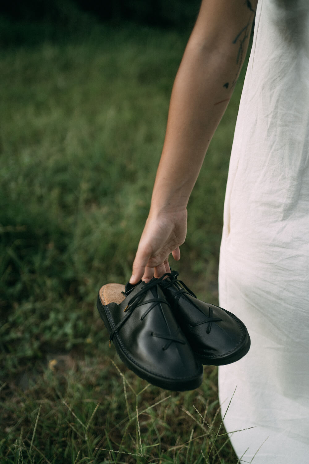 YWC 鞋帶款室外拖鞋