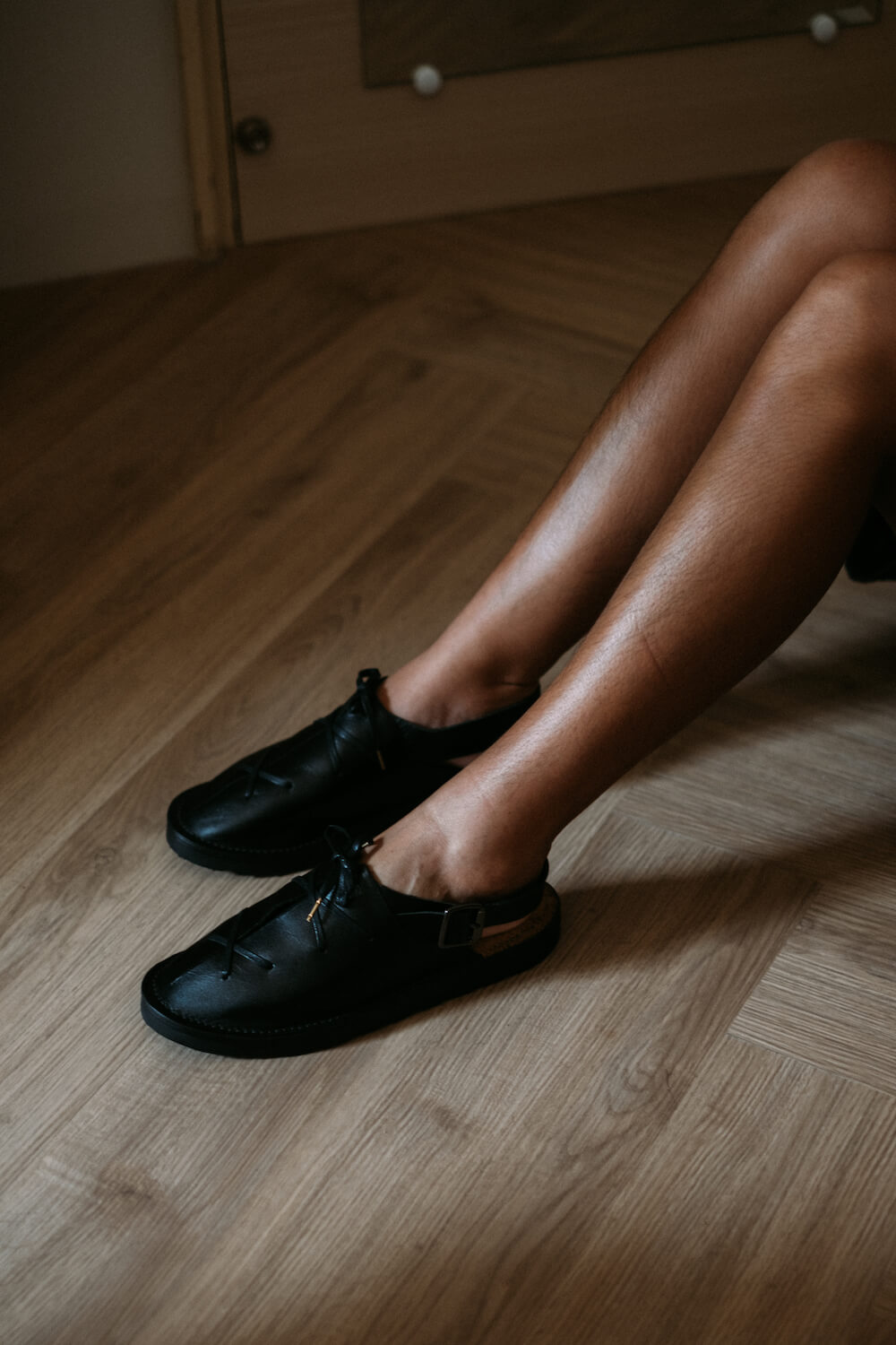 YWC 鞋帶款室外拖鞋