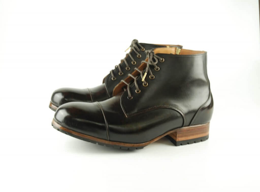 “ywc手染咖色拉鍊6孔靴”